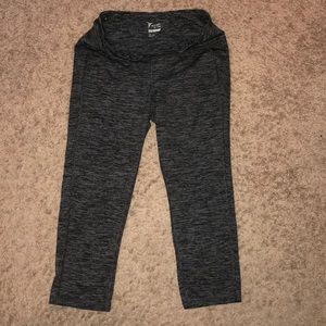 Great condition Old Navy Active Crop Leggings